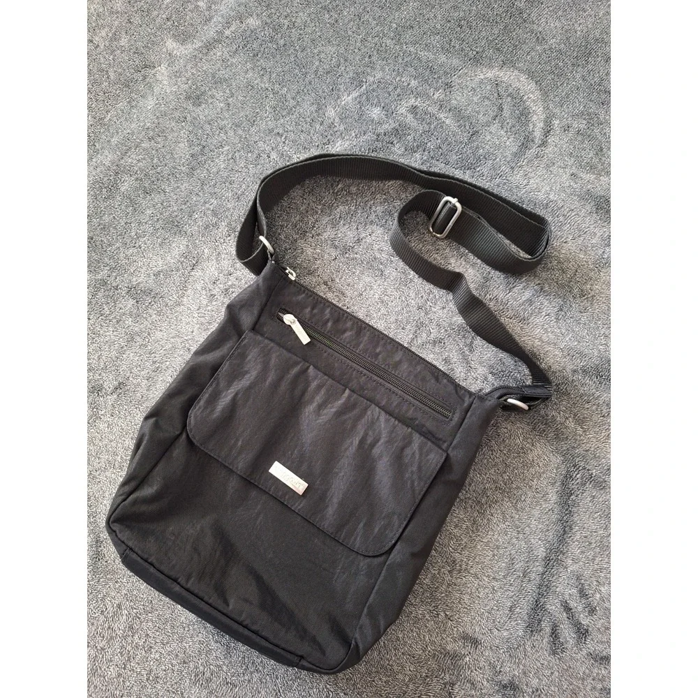 Baggallini Nylon Crossbody Bag Purse Womens Medium Black On The Go Hiking